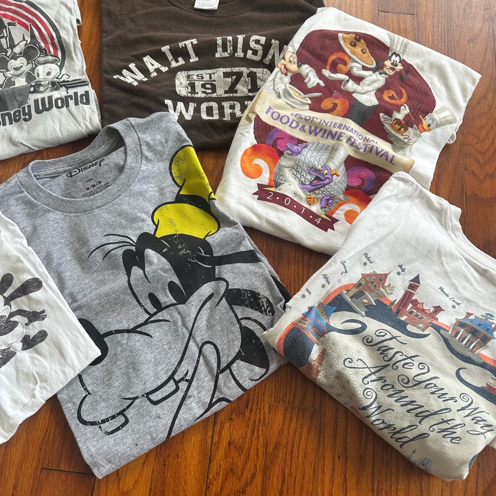 Set of 8 Disney Shirts size Medium - Picture 3 of 4